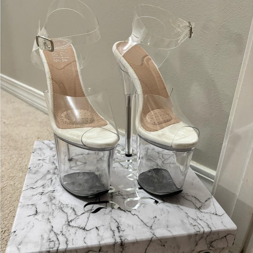 Hella Heels